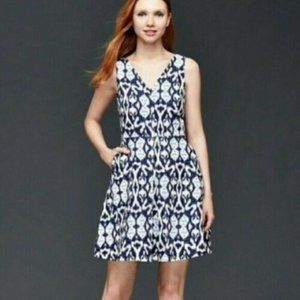GAP Fit & Flare Dress Blue and White Ikat Linen Size 0 ASO Kate Middleton